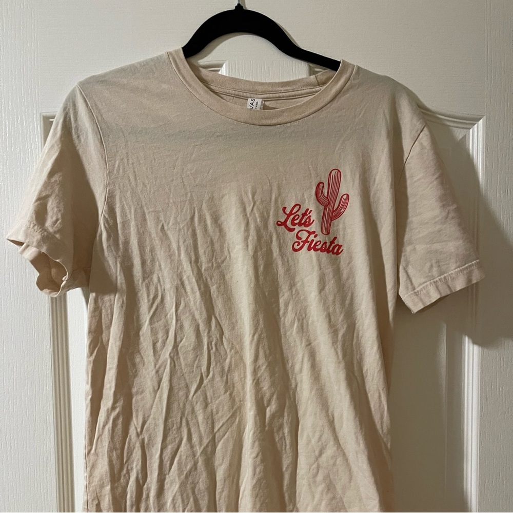 Pink Lily graphic t-shirt